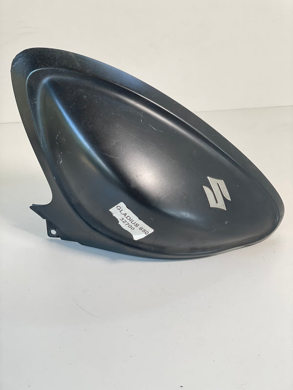 Carena laterala dreapta rezervor SFV 650 Gladius 2009-2016 (44171-44H01-YBD)