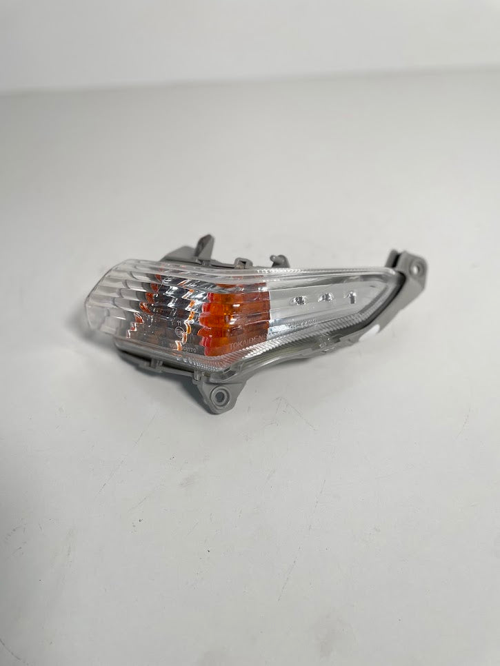 Semnalizare fata stanga GSR600 2006-2010