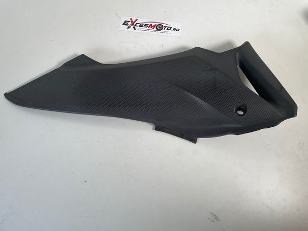 Carena laterala inferioara dreapta CBR600F 2011-2013