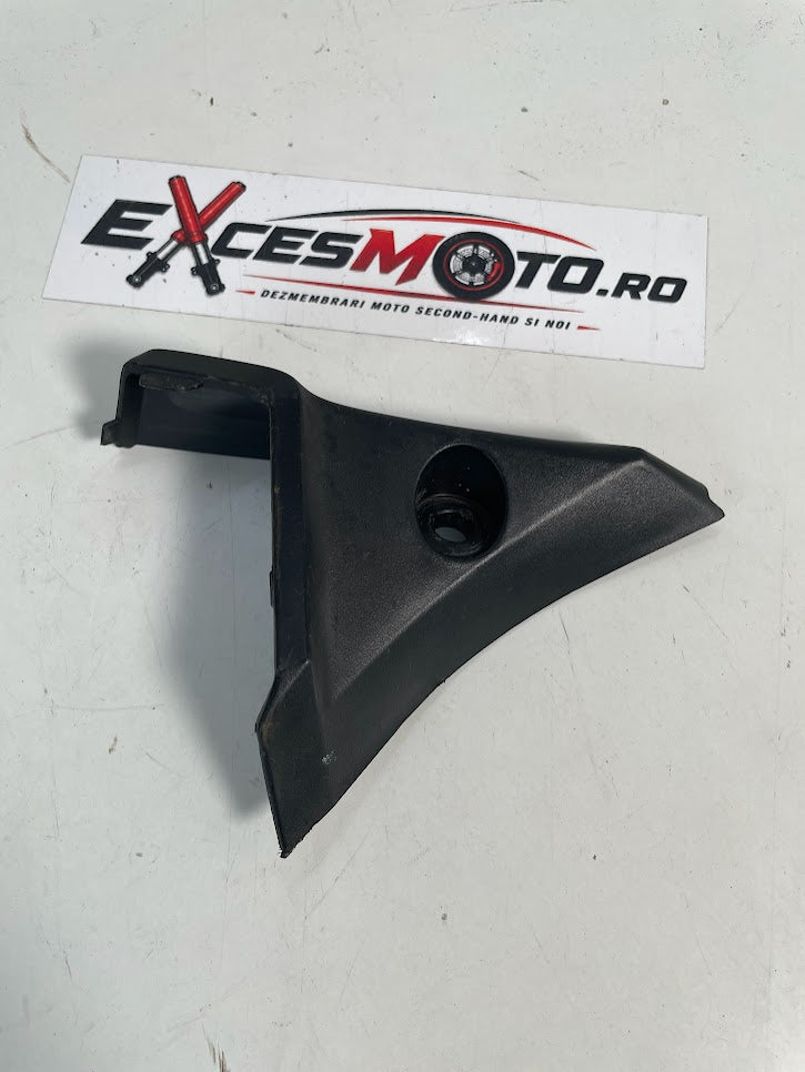 Capac dreapta parbriz CBR600F 2011-2013