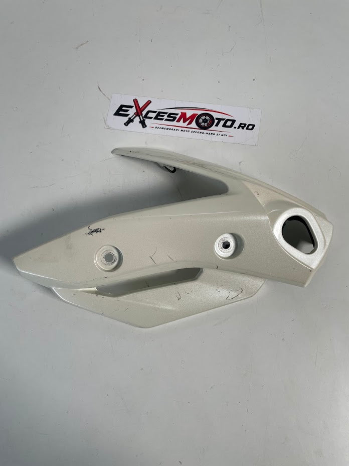 Carena laterala far stanga XJ6 N/S 2009-2016