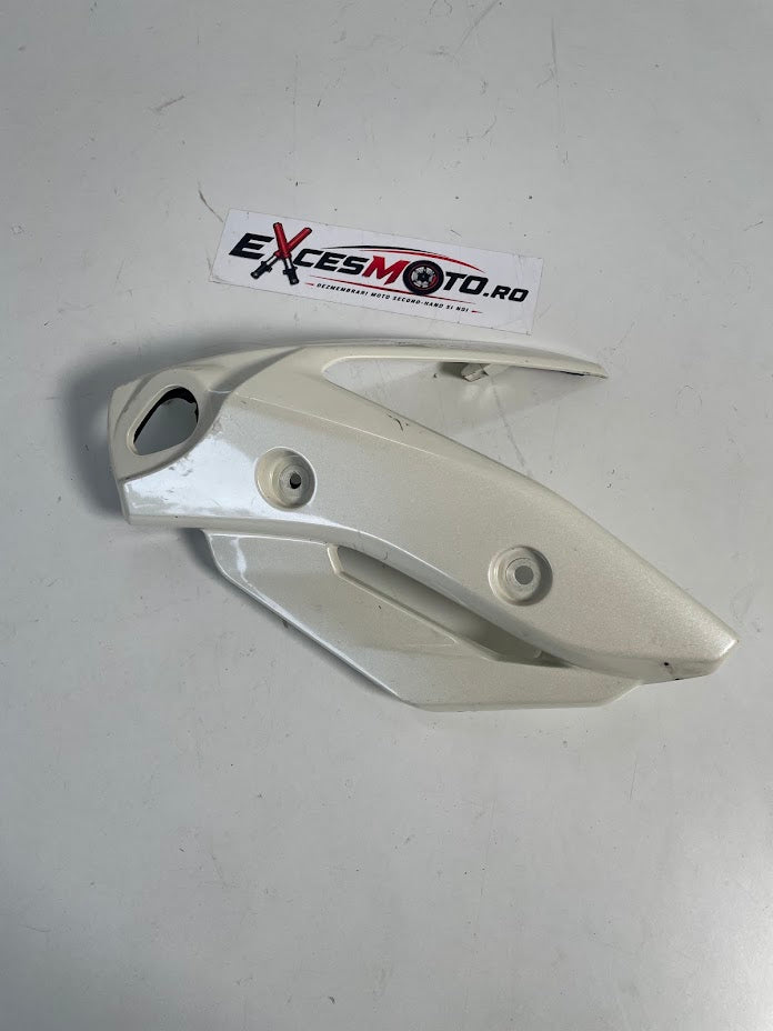 Carena laterala far dreapta XJ6 N/S 2009-2016